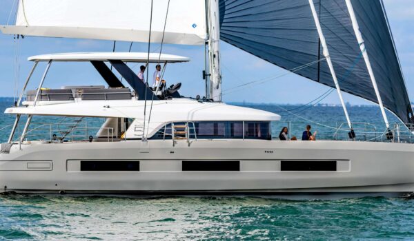 Yacht charter Caribbean catamaran JUSTIFIED HORIZONS